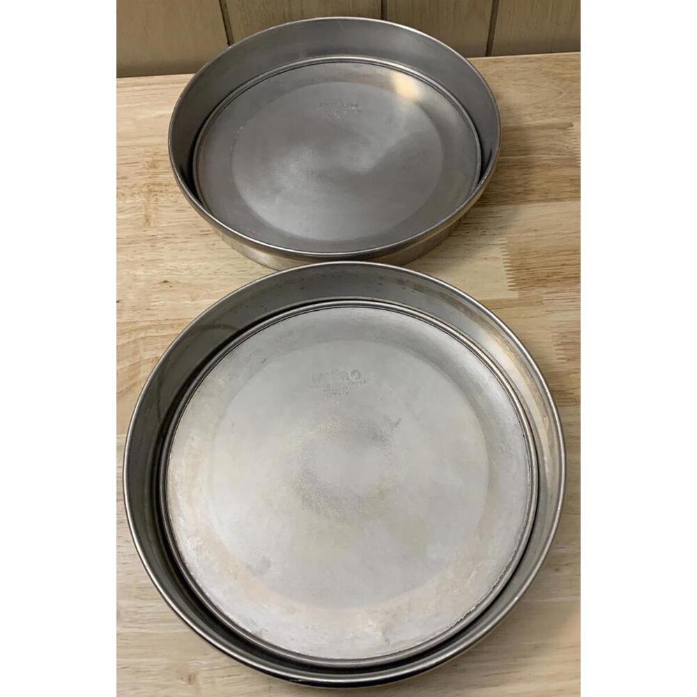 Vintage Pair of Mirro Cake Baking Pans 2-1179M 2 Piece 9” Pans